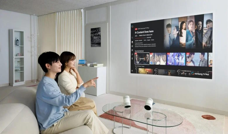 Портативный проектор Samsung Freestyle+ с AI, Full HD, HDR10+ и Smart Hub